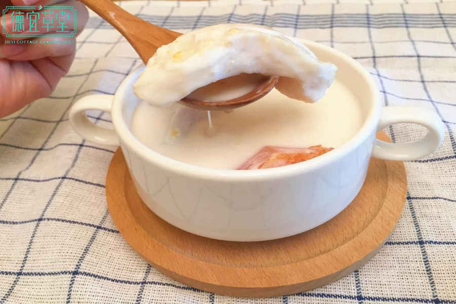 椰奶花胶燕窝汤的做法